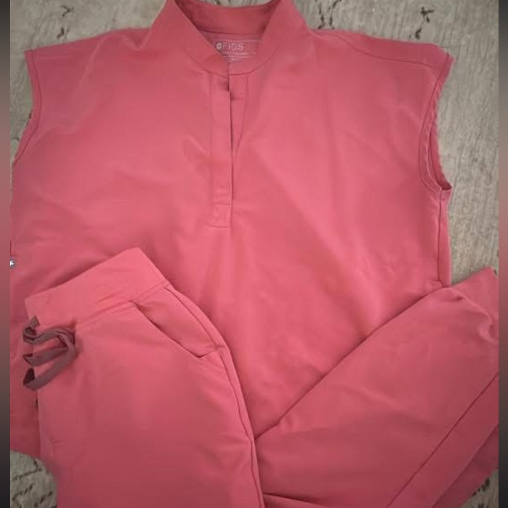 Women's coral scrub set